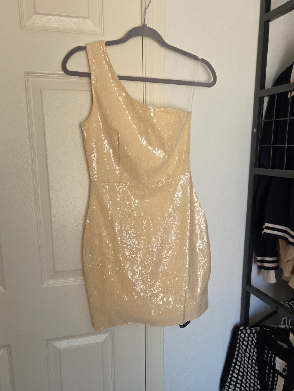 Club London One-Shoulder Sequin Mini Dress In Nude Size 8 - Picture 8 of 9